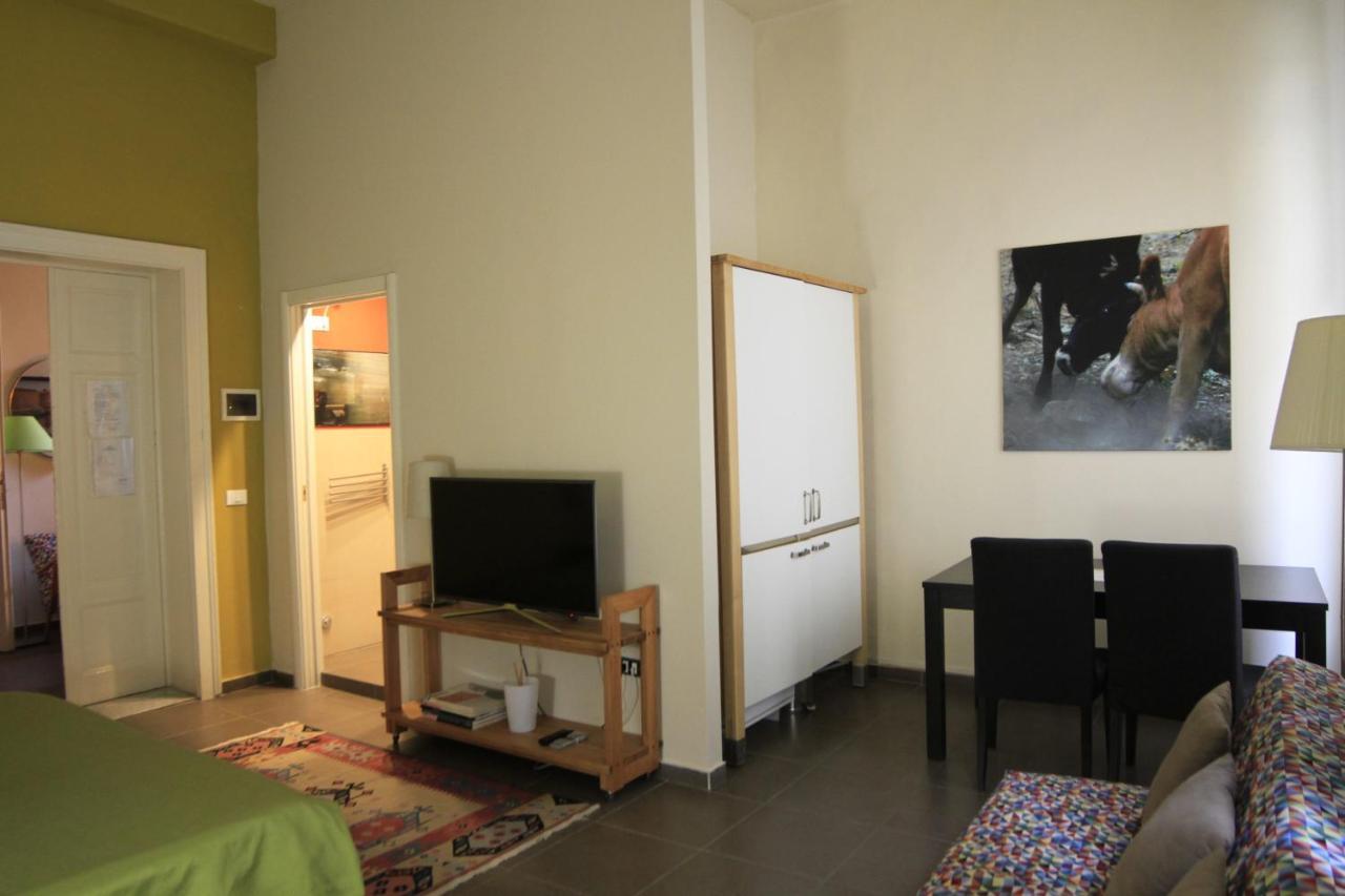 B&B Metropolis Livorno Bagian luar foto
