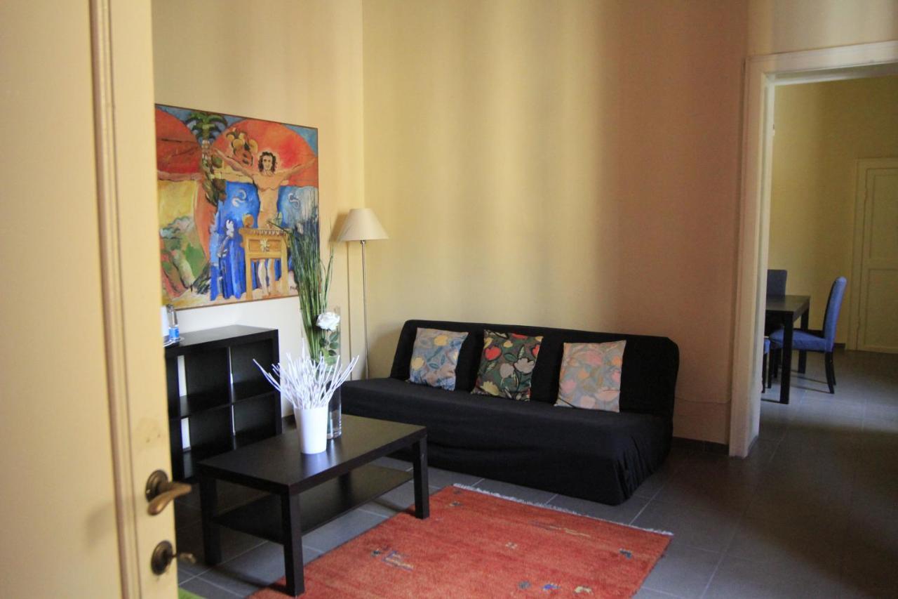 B&B Metropolis Livorno Bagian luar foto