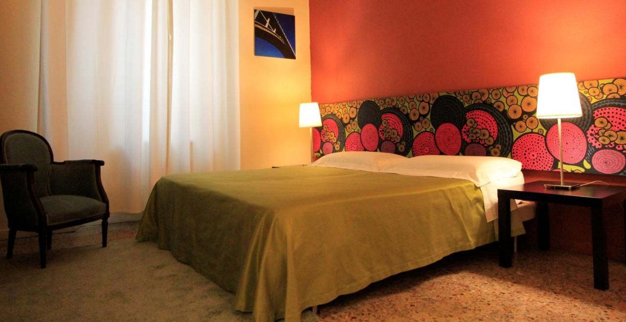 B&B Metropolis Livorno Bagian luar foto